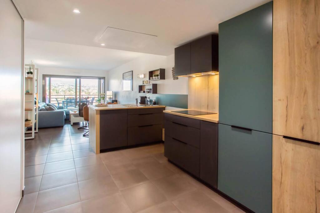 A7- 2 Bdr Sea & Mountain View - Ac, Parking, Pool & Terrace Apartamento
