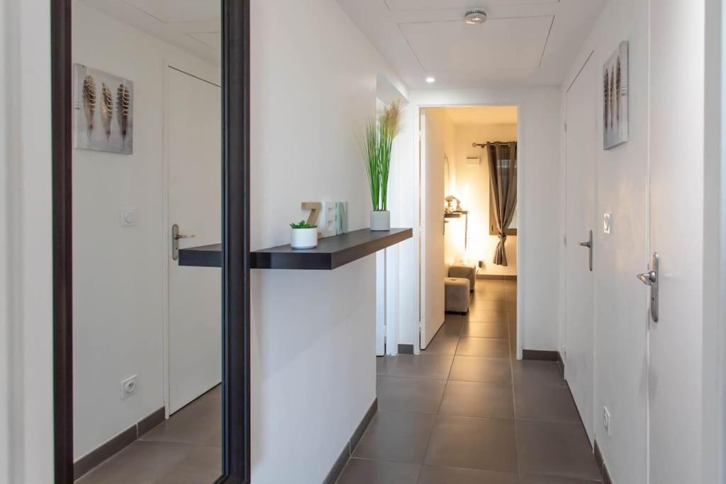 Apartamento A7- 2 Bdr Sea & Mountain View - Ac, Parking, Pool & Terrace