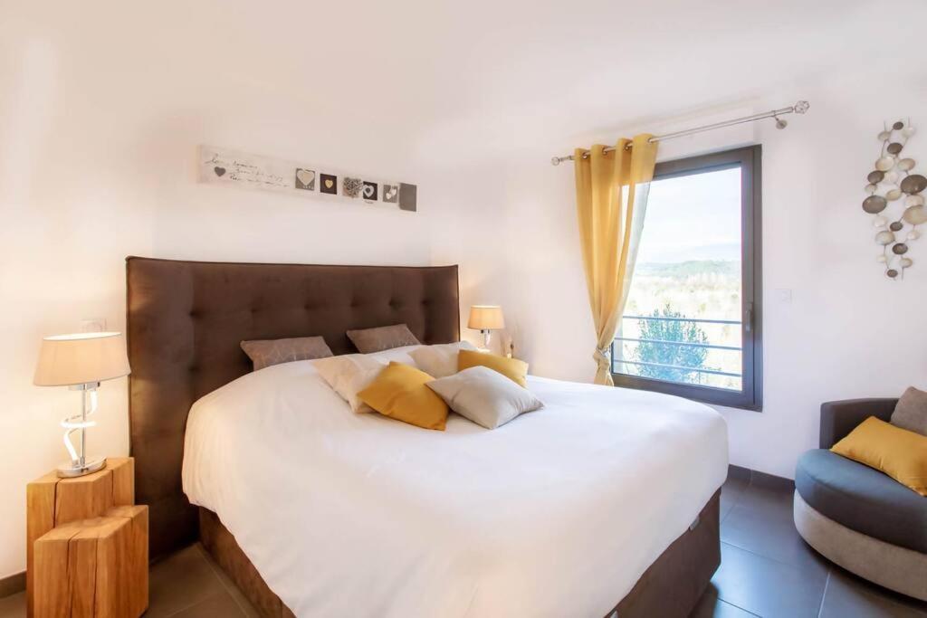 Apartamento A7- 2 Bdr Sea & Mountain View - Ac, Parking, Pool & Terrace